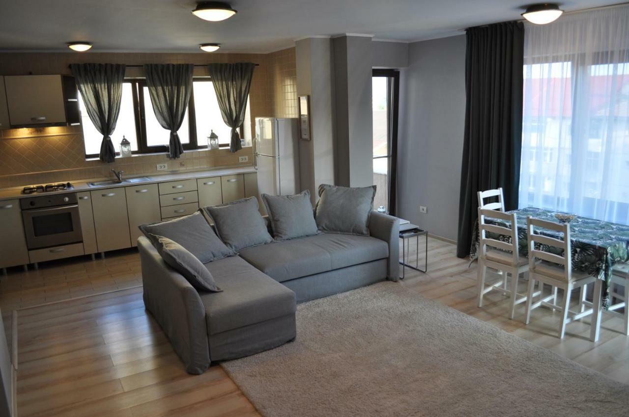 Sleep & Fly Apartment Отопени Экстерьер фото